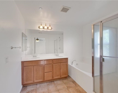 15723 Parkhouse Drive - Photo Thumbnail 12