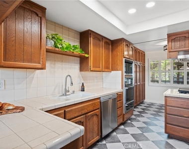 1150 W 13th Street - Photo Thumbnail 17