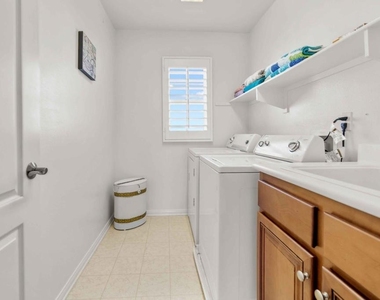 465 Avenida Antonio - Photo Thumbnail 21