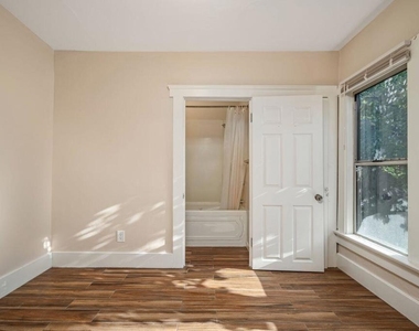 31 S Parkwood Avenue - Photo Thumbnail 8
