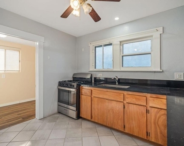 31 S Parkwood Avenue - Photo Thumbnail 10