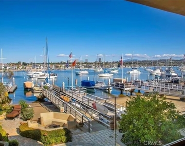 900 E Balboa Boulevard - Photo Thumbnail 12