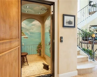 900 E Balboa Boulevard - Photo Thumbnail 4