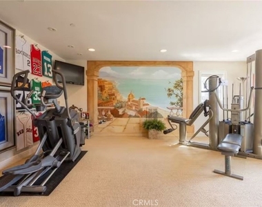 900 E Balboa Boulevard - Photo Thumbnail 25