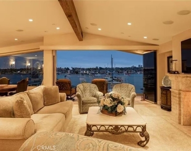 900 E Balboa Boulevard - Photo Thumbnail 18