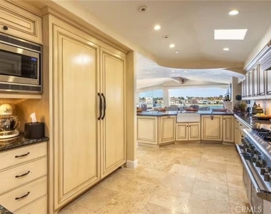 900 E Balboa Boulevard - Photo Thumbnail 21