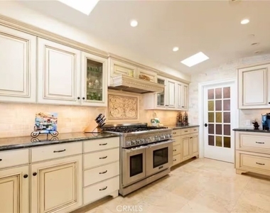900 E Balboa Boulevard - Photo Thumbnail 19