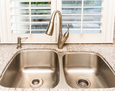 27 Larkmead - Photo Thumbnail 37