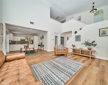 6377 Peach Ave - Photo Thumbnail 4