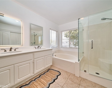 6377 Peach Ave - Photo Thumbnail 22