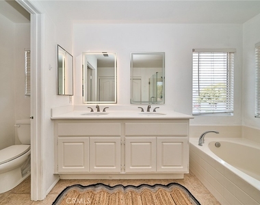 6377 Peach Ave - Photo Thumbnail 23