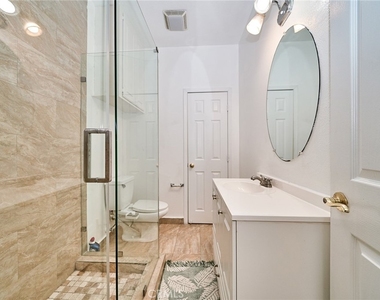 6377 Peach Ave - Photo Thumbnail 13