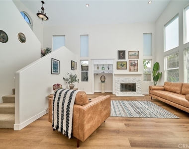 6377 Peach Ave - Photo Thumbnail 6