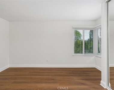 1 Tumbleweed - Photo Thumbnail 24