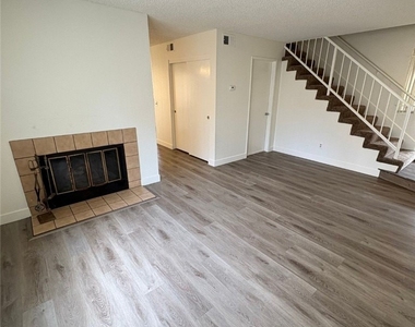3210 W W. Orange Avenue - Photo Thumbnail 9
