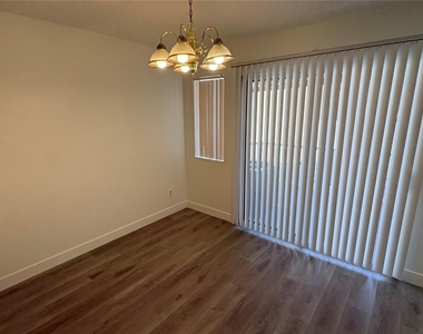 3210 W W. Orange Avenue - Photo Thumbnail 10