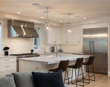 711 Marigold Avenue - Photo Thumbnail 7