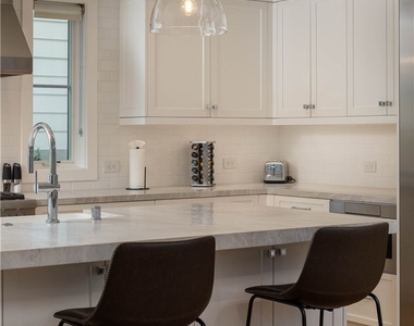 711 Marigold Avenue - Photo Thumbnail 5
