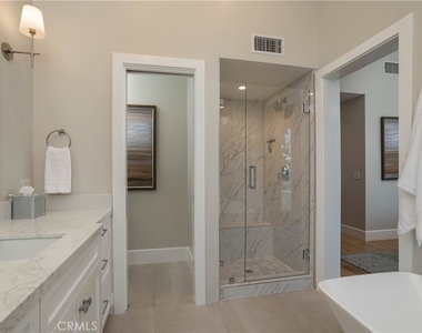 711 Marigold Avenue - Photo Thumbnail 24
