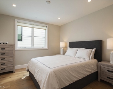 711 Marigold Avenue - Photo Thumbnail 26