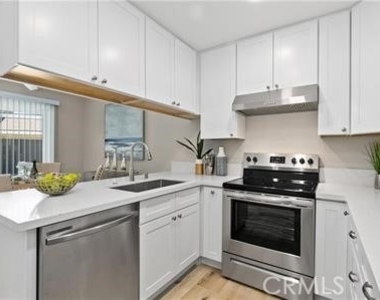 713 N Morgan - Photo Thumbnail 5