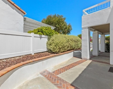 4878 Marathon Way - Photo Thumbnail 3