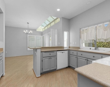 4878 Marathon Way - Photo Thumbnail 27