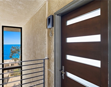 694 N Coast - Photo Thumbnail 1
