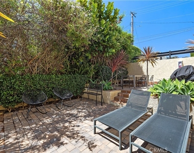 694 N Coast - Photo Thumbnail 17