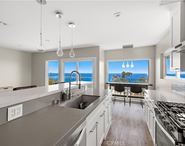 694 N Coast - Photo Thumbnail 4