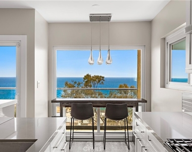 694 N Coast - Photo Thumbnail 2