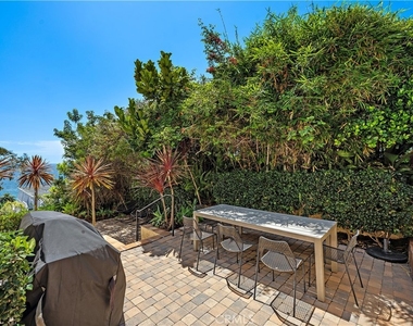 694 N Coast - Photo Thumbnail 16