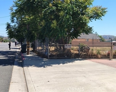 1425 S White - Photo Thumbnail 4