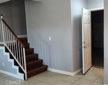 1425 S White - Photo Thumbnail 7