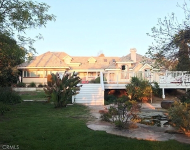 31063 E Sunset Drive N - Photo Thumbnail 2