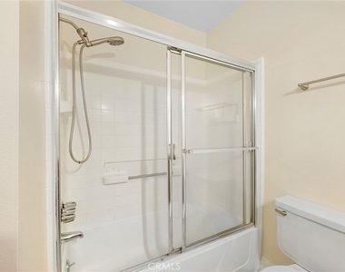 121 Sinclair Avenue - Photo Thumbnail 20