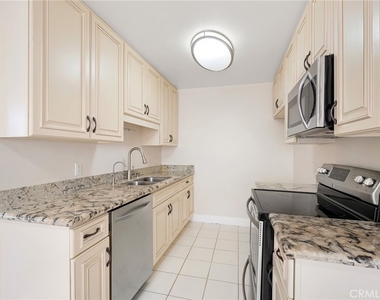 121 Sinclair Avenue - Photo Thumbnail 11
