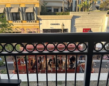 205 Caruso - Photo Thumbnail 4