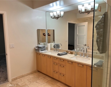 205 Caruso - Photo Thumbnail 17