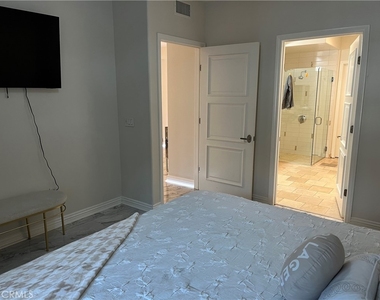 205 Caruso - Photo Thumbnail 19