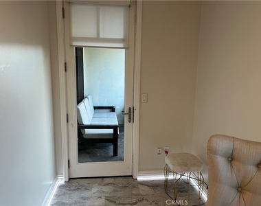 205 Caruso - Photo Thumbnail 22