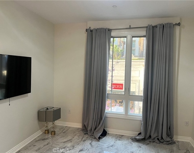 205 Caruso - Photo Thumbnail 21