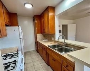 469 E Algrove - Photo Thumbnail 3