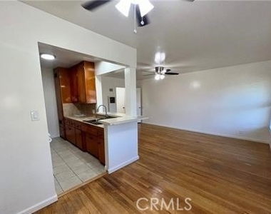 469 E Algrove - Photo Thumbnail 16
