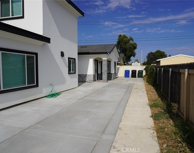 148 S Lark Ellen - Photo Thumbnail 2