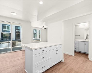 9613 Juniper Avenue - Photo Thumbnail 7