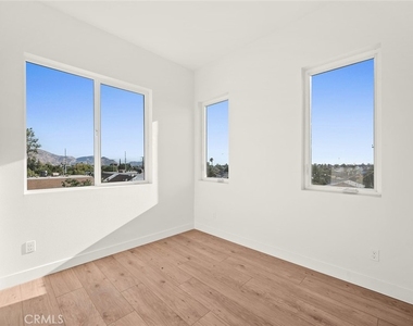 9613 Juniper Avenue - Photo Thumbnail 14