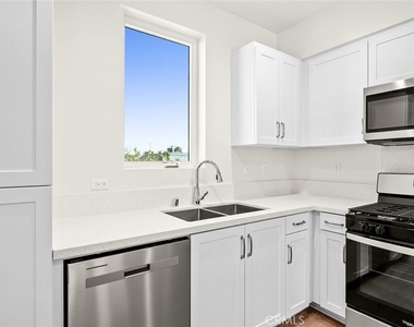9613 Juniper Avenue - Photo Thumbnail 6