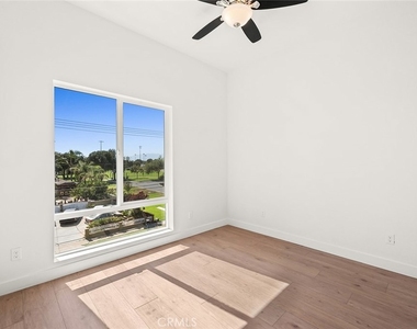 9613 Juniper Avenue - Photo Thumbnail 13