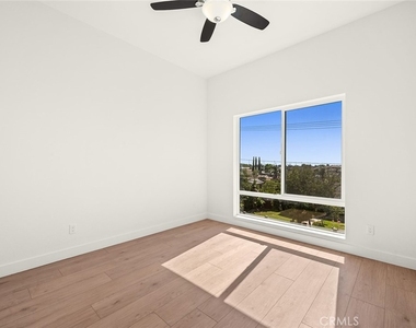 9613 Juniper Avenue - Photo Thumbnail 16